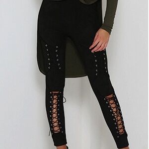 Tally Weijl so sexy and stunning pants size 34 equal us 24 they’re black and wow